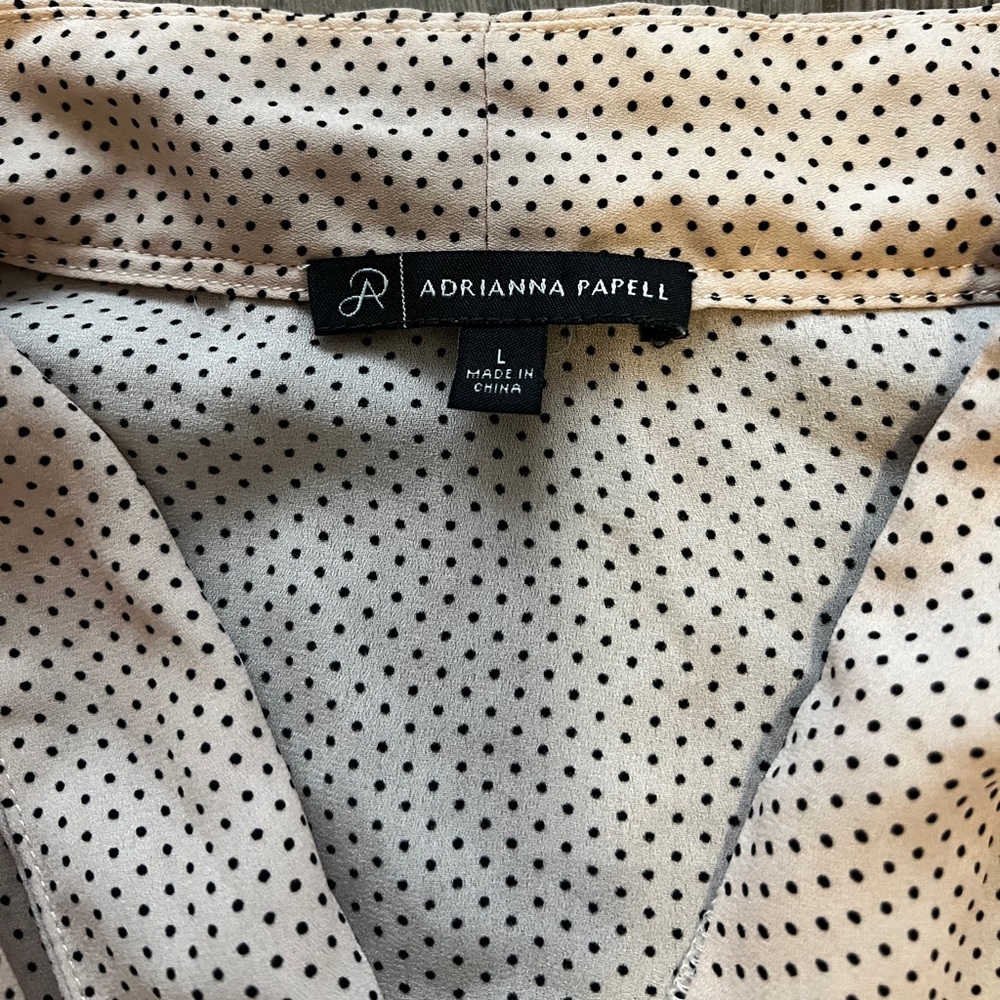 Beautiful dot blouse - Picture 3 of 3